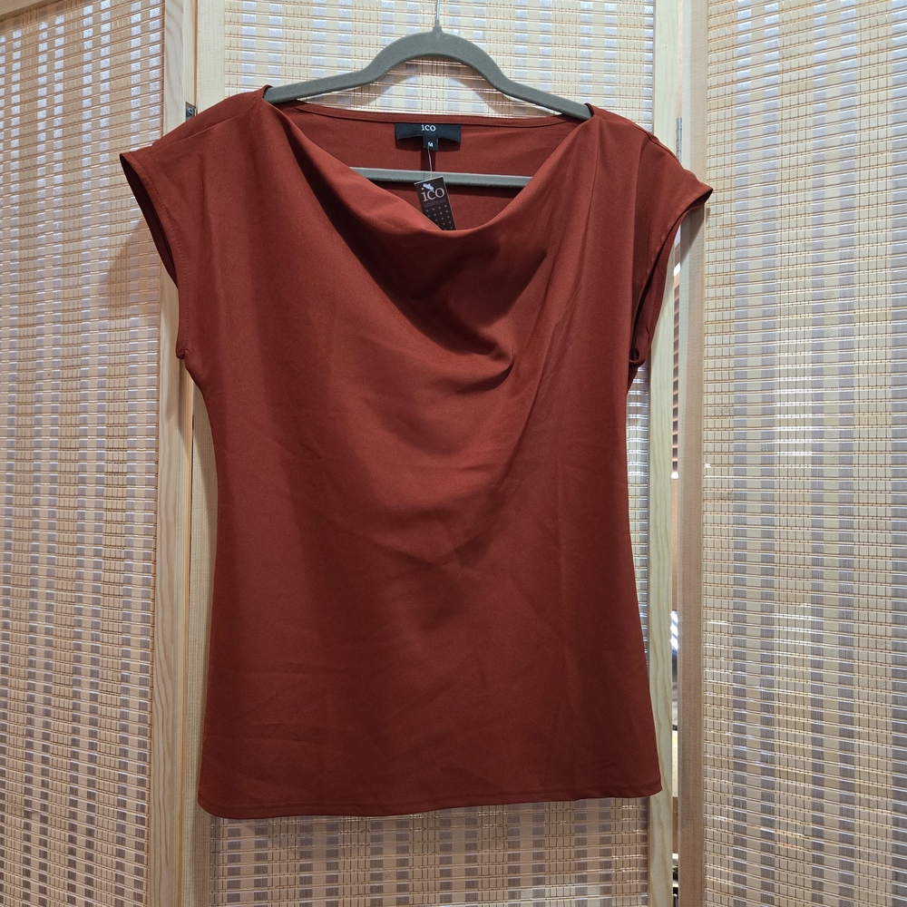 Ico Women's Rust Top NWT